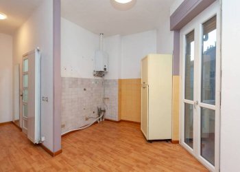 Cucina - Bilocale via Mirabello, 8, Torino (zona Madonna del Pilone) - foto 16