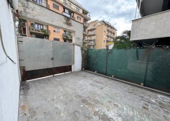 Cortile interno - Shop viale di Villa Pamphili, 68D, Roma - photo 6