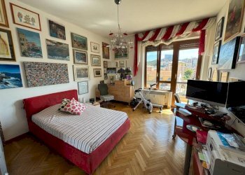 Camera da letto - Appartamento via Giuseppe Elia Benza, Genova (zona Sestri Ponente) - foto 15