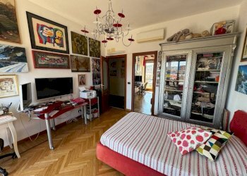 Camera da letto - Appartamento via Giuseppe Elia Benza, Genova (zona Sestri Ponente) - foto 16