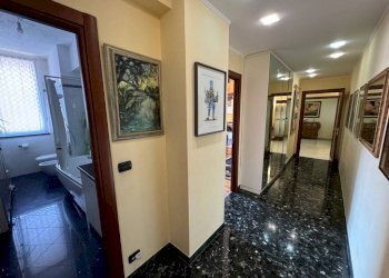 Corridoio - Appartamento via Giuseppe Elia Benza, Genova (zona Sestri Ponente) - foto 19