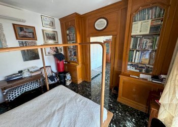 Camera da letto - Appartamento via Giuseppe Elia Benza, Genova (zona Sestri Ponente) - foto 34