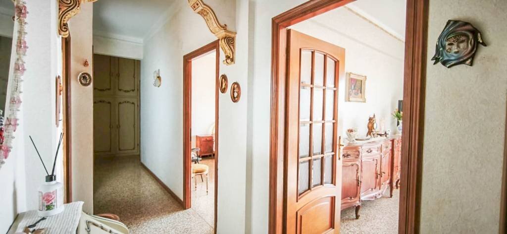 Corridoio - Quadrilocale via Carlo Emery, Genova (zona Marassi) - foto 2