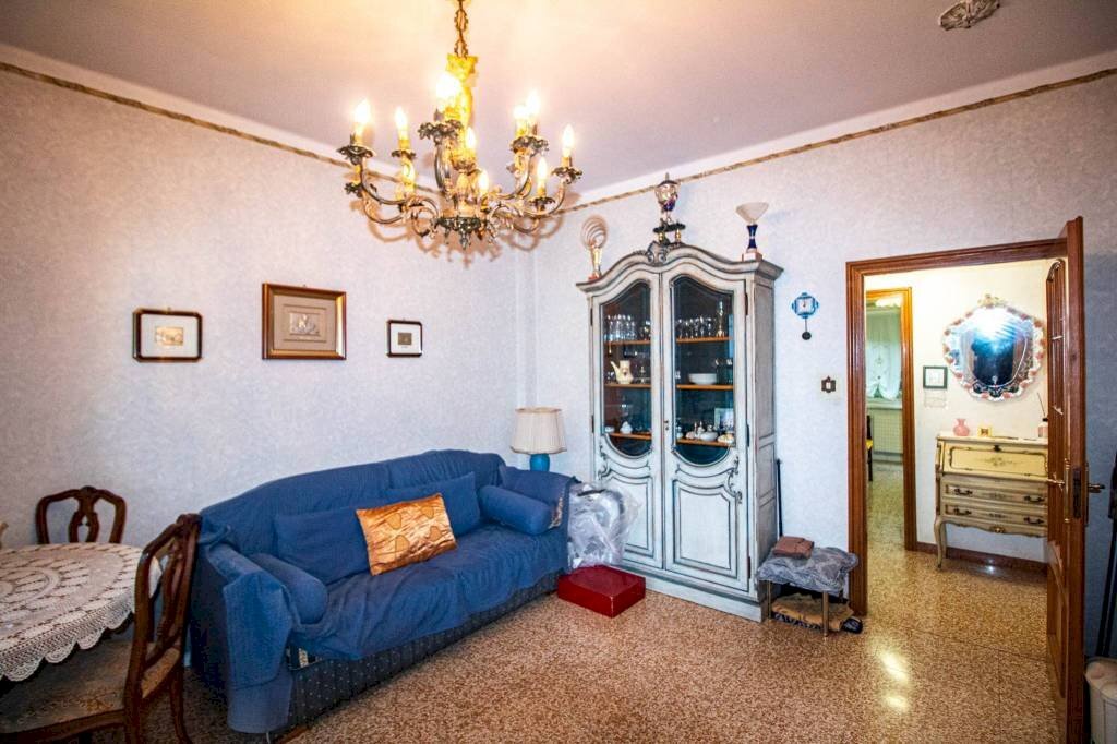 Salone - Quadrilocale via Carlo Emery, Genova (zona Marassi) - foto 3