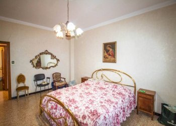 Camera da letto - Quadrilocale via Carlo Emery, Genova (zona Marassi) - foto 32