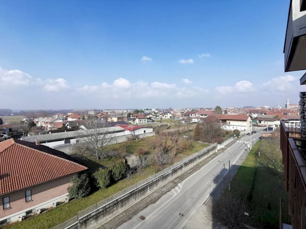 Vista - Four-room apartment via Trieste, 129, Bosconero - photo 2