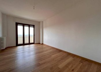 Camera da letto - Trilocale via Giuseppe Verdi, 14, Fossano - foto 16