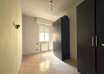 Camera da letto - Three-room apartment strada Nuova, Parma - photo 7