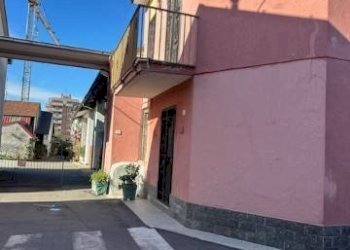 Facciata - Bilocale via Massimiliano De Leva, 7, Bollate - foto 2