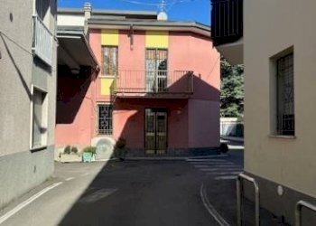 Cortile interno - Bilocale via Massimiliano De Leva, 7, Bollate - foto 3