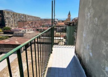 Balcone - Trilocale corso San Giovanni, Napoli (zona San Giovanni a Teduccio) - foto 17
