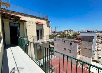 Balcone - Trilocale corso San Giovanni, Napoli (zona San Giovanni a Teduccio) - foto 19