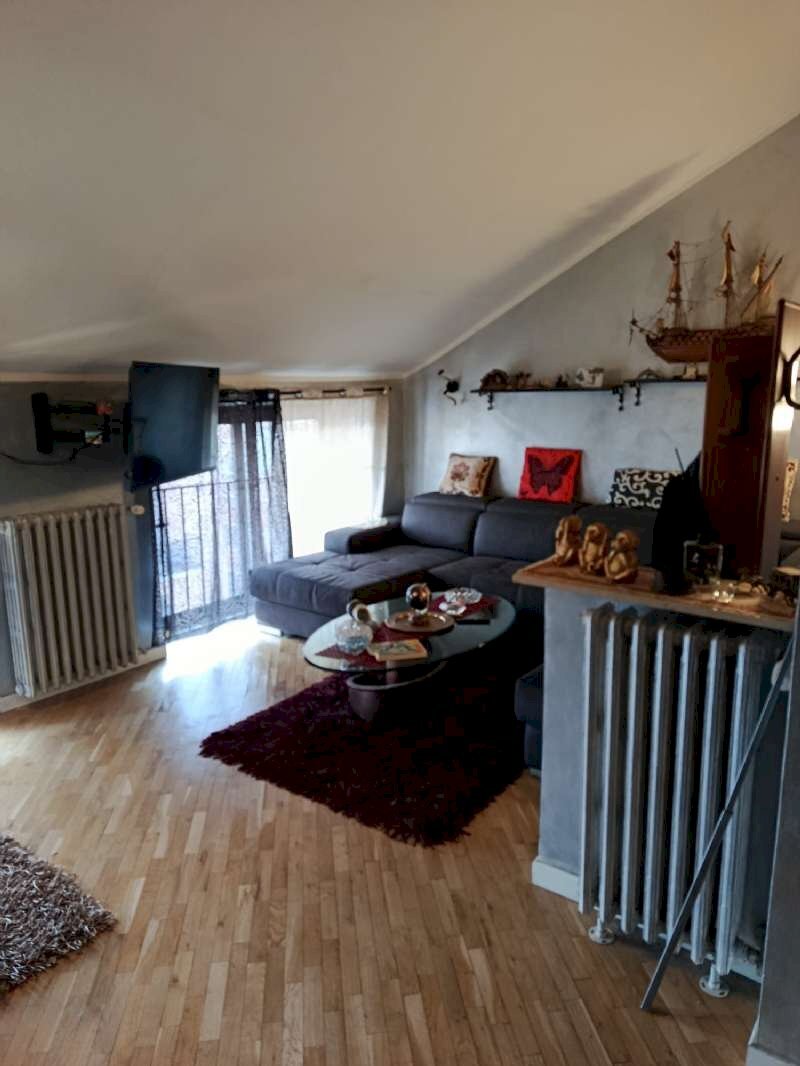 zona divano - Appartamento via MONTEPONI, 26, Torino (zona Mirafiori Sud) - foto 1