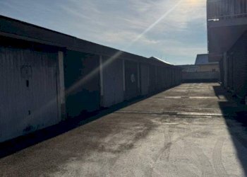 Box auto - Box via Generale Pronotto, Piscina - foto 4