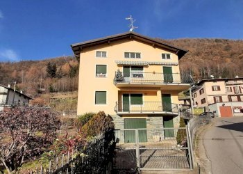 Facciata - Trilocale via Piedo, 101, Tresivio - foto 2