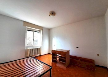 Camera da letto - Trilocale via Piedo, 101, Tresivio - foto 14