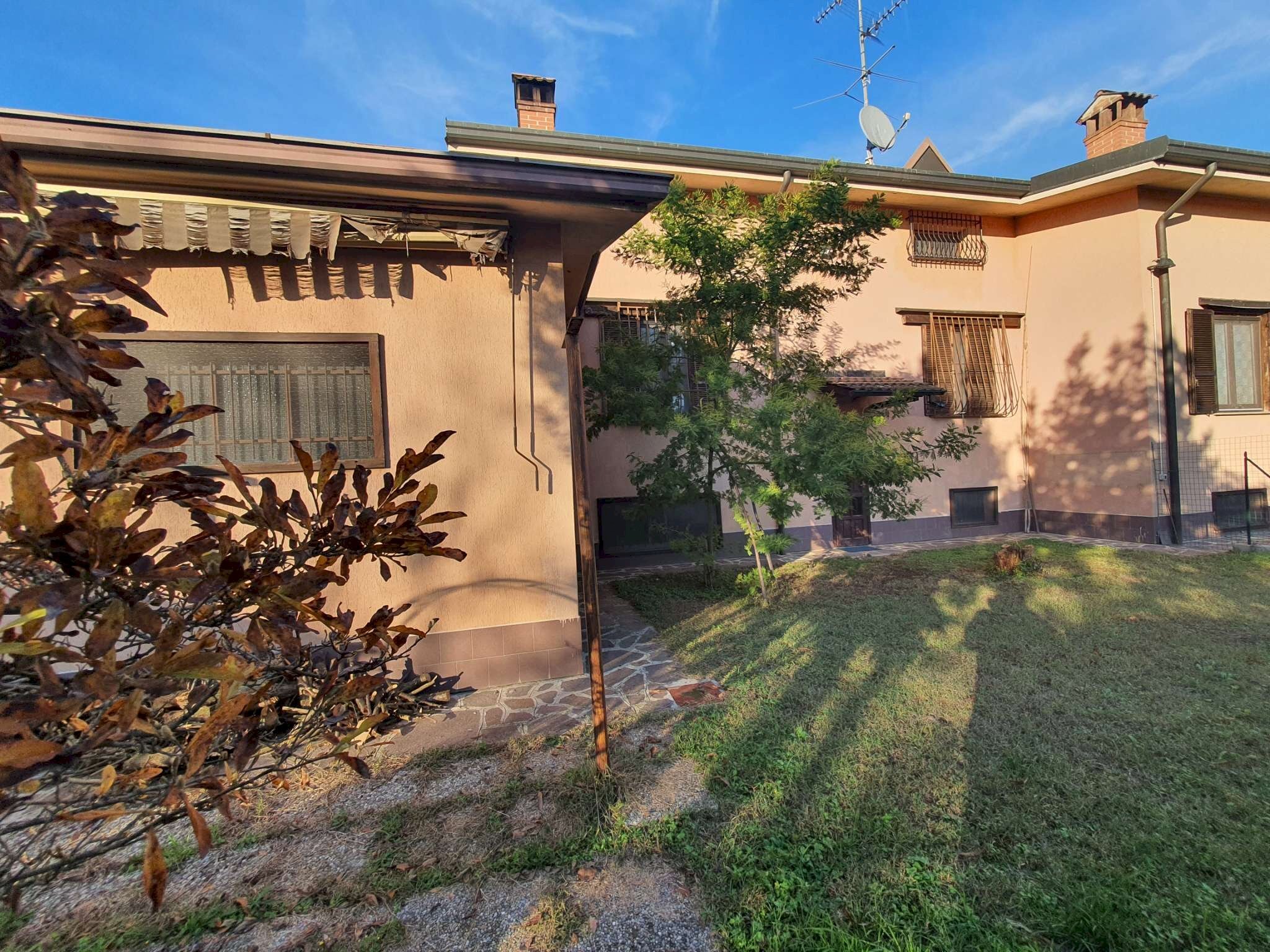 esterno - Villa via Ada Negri, Boffalora d'Adda - foto 1