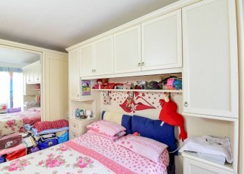 Camera da letto - Trilocale via Campora, 5, frazione Osigo, Valbrona - foto 16