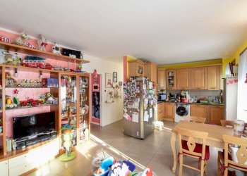 Salone - Trilocale via Campora, 5, frazione Osigo, Valbrona - foto 19