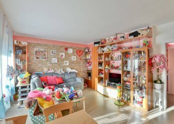 Salone - Trilocale via Campora, 5, frazione Osigo, Valbrona - foto 23