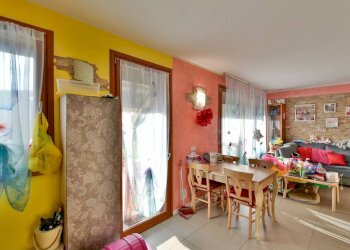 Salone - Trilocale via Campora, 5, frazione Osigo, Valbrona - foto 25