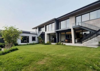 Facciata - Stabile - Palazzo via delle Grigne, Erba - foto 2