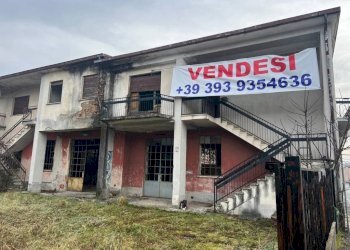 Facciata - Stabile - Palazzo via delle Grigne, Erba - foto 3