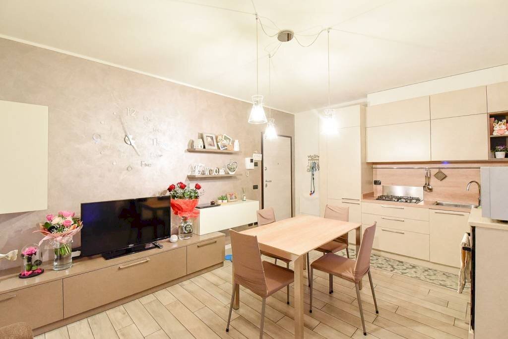 Salone - Bilocale via Vincenzo Gioberti, 8, Cantù - foto 2