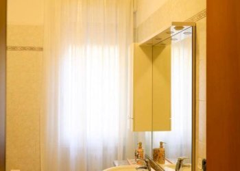 Bagno - Appartamento via Ugo Lenzi, Bologna (zona Centro Storico) - foto 12