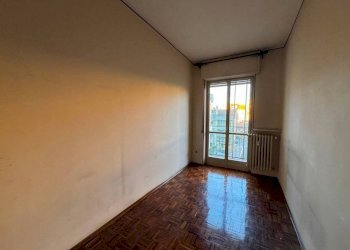 Camera da letto - Quadrilocale via Ascanio Sobrero, 2, Cuneo (zona Donatello) - foto 11