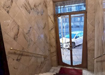 ingresso condominiale - Three-room apartment via Genova, 52, Torino (neighborhood Lingotto) - photo 11