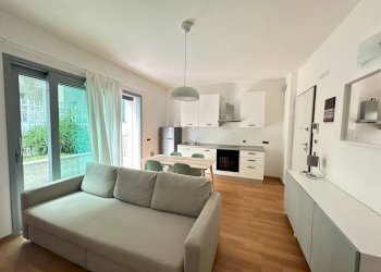 Soggiorno - Trilocale via Arnaldo da Brescia, 42, Genova (zona Quarto) - foto 1