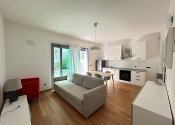 Soggiorno - Trilocale via Arnaldo da Brescia, 42, Genova (zona Quarto) - foto 2