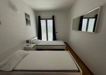Camera da letto - Trilocale via Arnaldo da Brescia, 42, Genova (zona Quarto) - foto 11