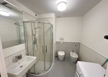 BAGNO - Trilocale via Arnaldo da Brescia, 42, Genova (zona Quarto) - foto 15