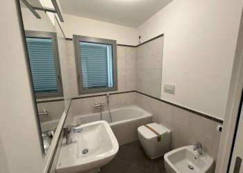 BAGNO - Trilocale via Arnaldo da Brescia, 42, Genova (zona Quarto) - foto 16