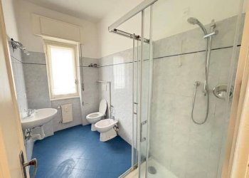 Bagno - Three-room apartment via Nicola Fabrizi, 20, Genova (neighborhood Quarto) - photo 8