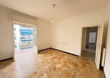 Camera da letto - Three-room apartment via Nicola Fabrizi, 20, Genova (neighborhood Quarto) - photo 11