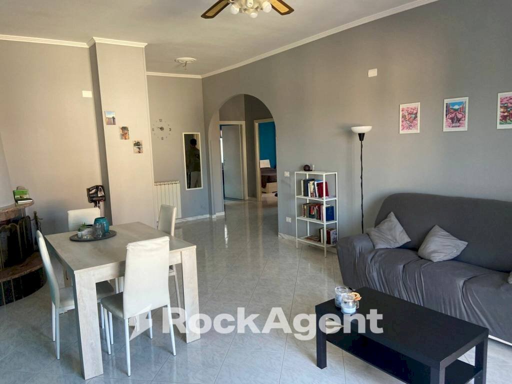 Salone - Quadrilocale via Montemarano, 68, Roma - foto 3