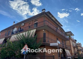 Facciata - Quadrilocale via Montemarano, 68, Roma - foto 32