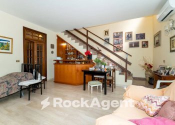 Salone - Appartamento via Santa Barbara, 39, Catania - foto 3