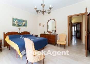 Camera da letto - Appartamento via Santa Barbara, 39, Catania - foto 11