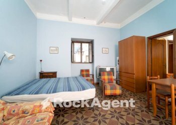 Camera da letto - Appartamento via Santa Barbara, 39, Catania - foto 12