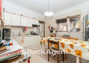 Cucina - Appartamento via Santa Barbara, 39, Catania - foto 15