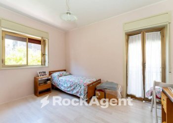 Camera da letto - Appartamento via Santa Barbara, 39, Catania - foto 18