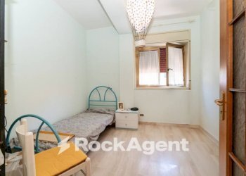 Camera da letto - Appartamento via Santa Barbara, 39, Catania - foto 20