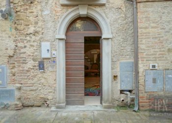 Facciata - Casa indipendente corso Camillo Benso di Cavour, Città di Castello - foto 4