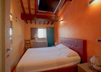 Camera da letto - Independent house corso Camillo Benso di Cavour, Città di Castello - photo 19