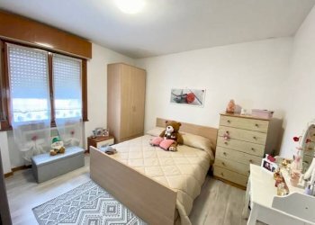 Camera da letto - Bilocale via Meonis, 6, Casarsa della Delizia - foto 4