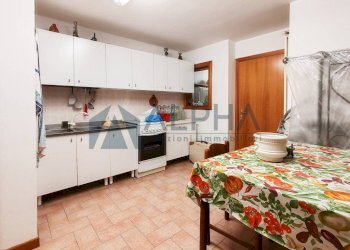 Cucina - Three-room apartment strada Provinciale dell'Uso, Borghi - photo 12